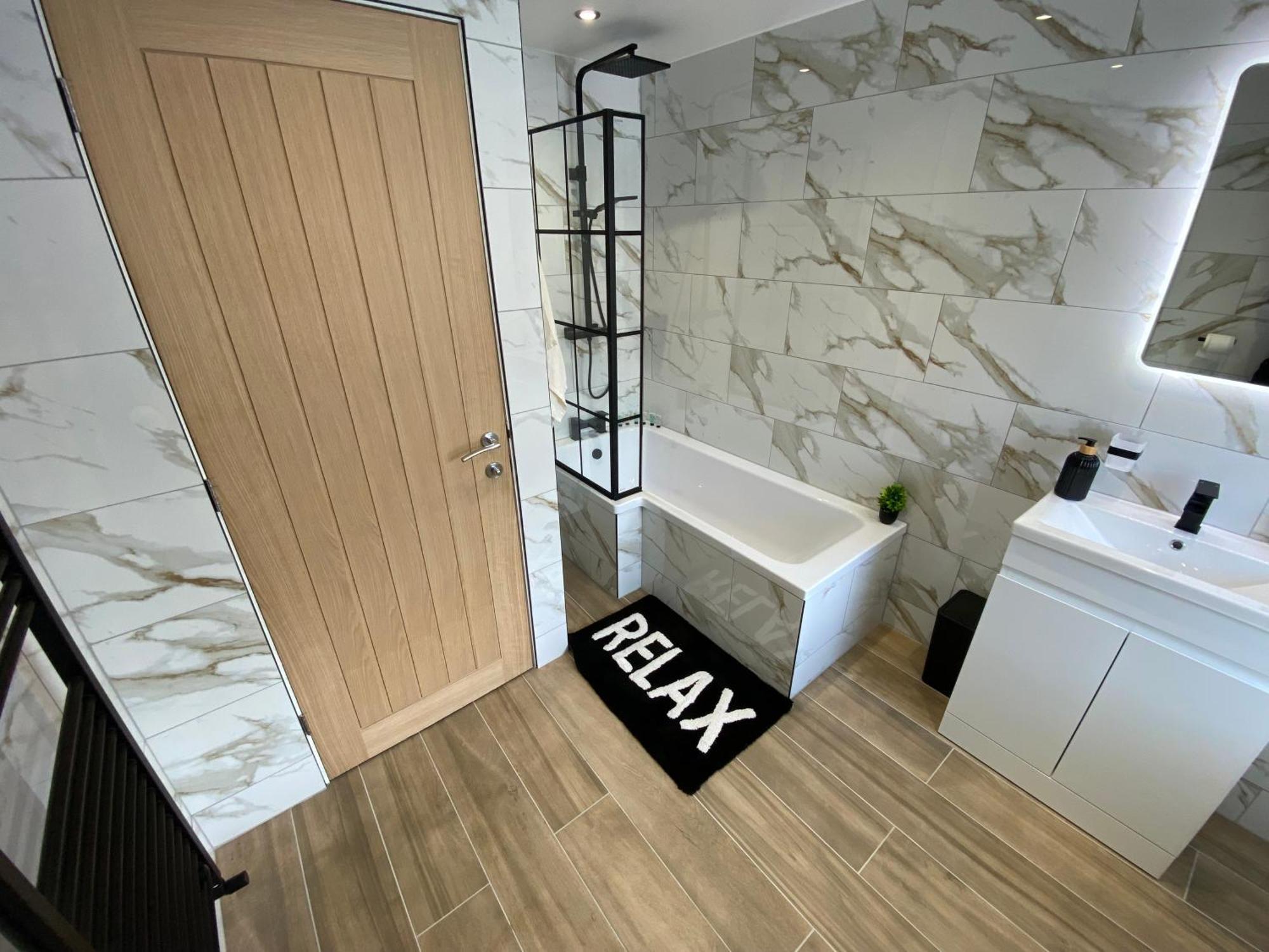 ניוביגין-ביי-דה-סי Marine Cottage - With Private Hot Tub מראה חיצוני תמונה